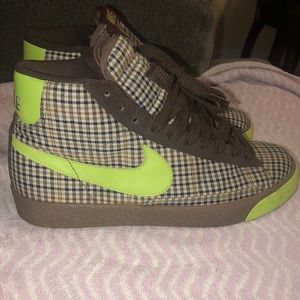 Nike Blazers grid plaid /lime green size 9